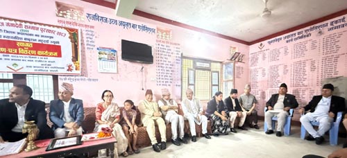 वरिष्ठ अधिवक्ता कृष्णानन्द देवलाई “काशीराज गंगादेवी सम्मान” पुरस्कार प्रदान